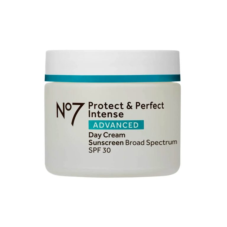 No7 Protect & Perfect Intense Advanced Day Cream SPF 30 – Anti-Aging Facial Moisturizer with Anti-Wrinkle Technology – Hydrating Hyaluronic Acid Cream for Radiant Youthful Skin (50ml)