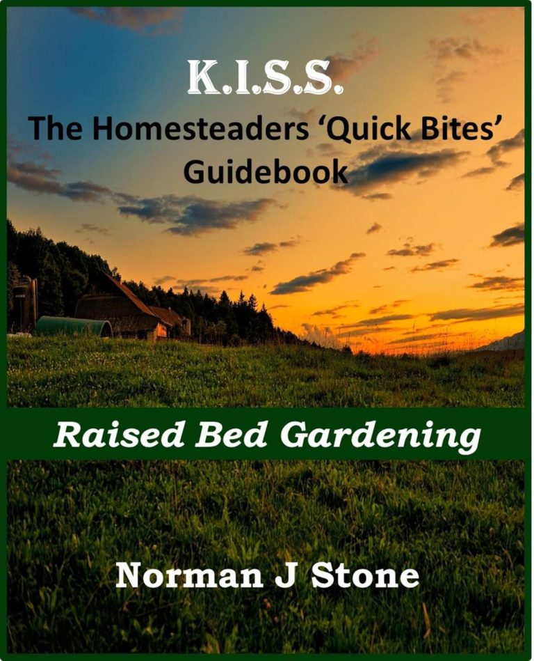 Homesteaders: Raised Bed Gardening – Quick Bites Guidebook (Homesteading Books For Beginners 3)