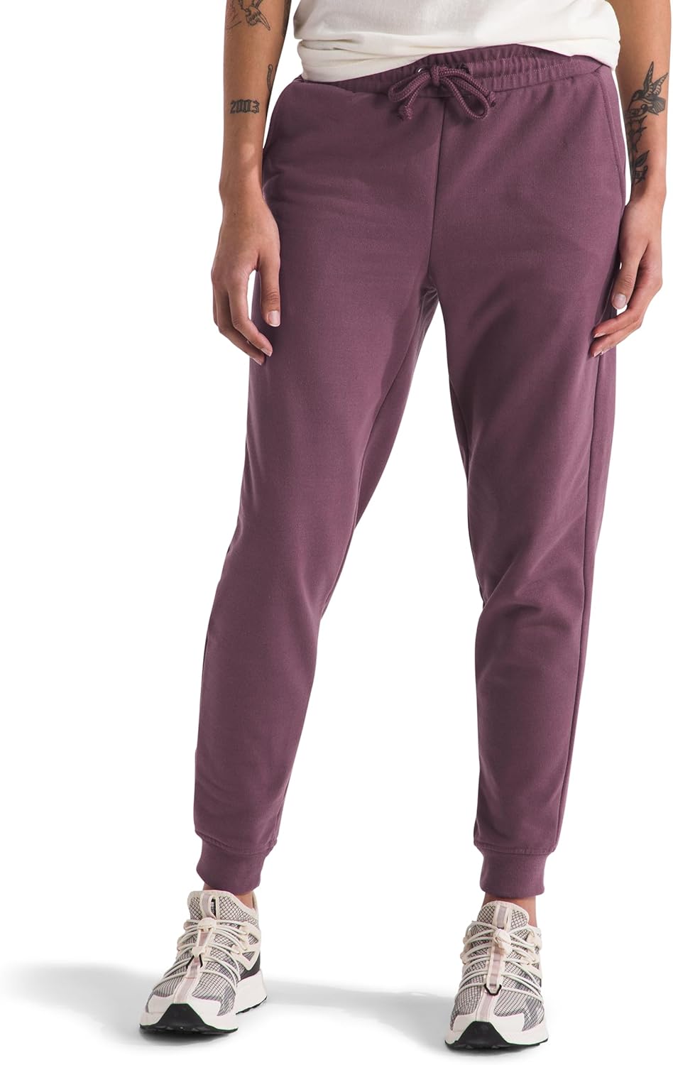 THE NORTH FACE Women’s Heritage Patch Jogger THE NORTH FACE Women’s Heritage Patch Jogger